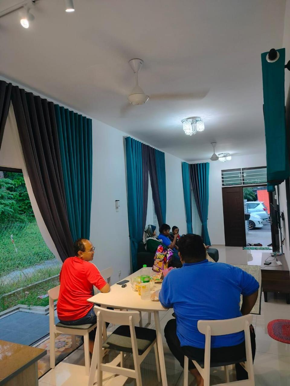 Aiman'S Rose Homestay Teluk Panglima Garang エクステリア 写真